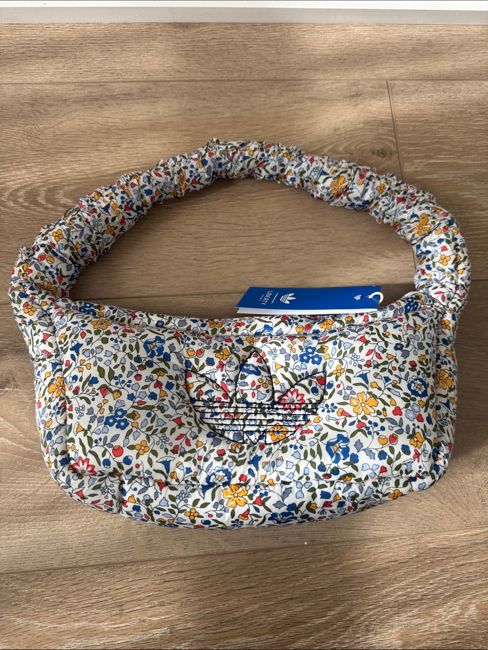 Adidas Originals x Liberty London Small shoulder bag - Picture 4 of 11